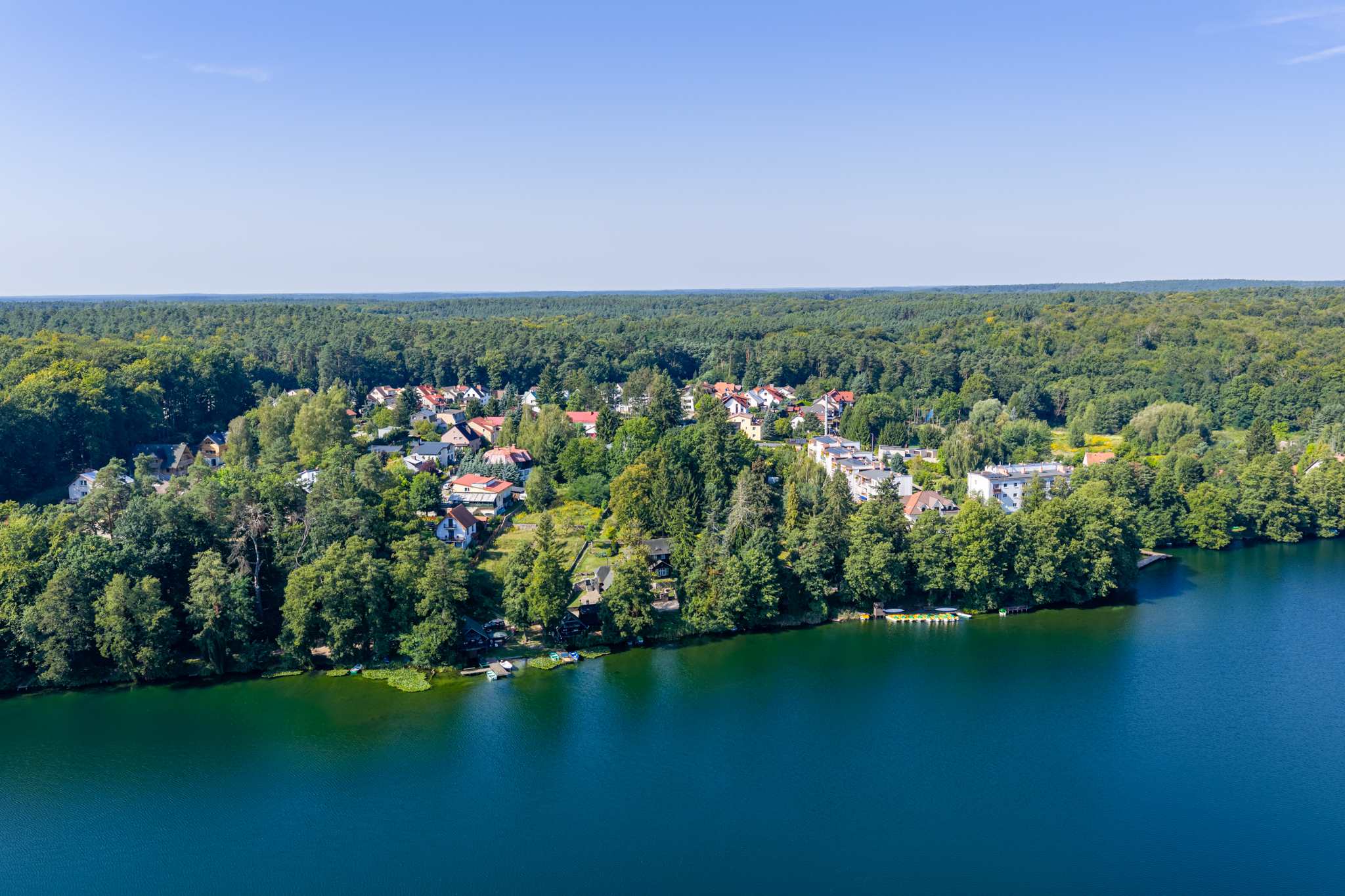 Widok z góry jeziora Łagów okolica apartamentów